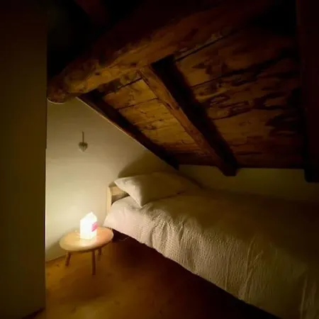 Nyaraló Maison Alphonse De Melie, Avec Cachet. Conthey