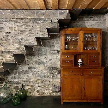Maison Alphonse De Melie, Avec Cachet. Ferienhaus