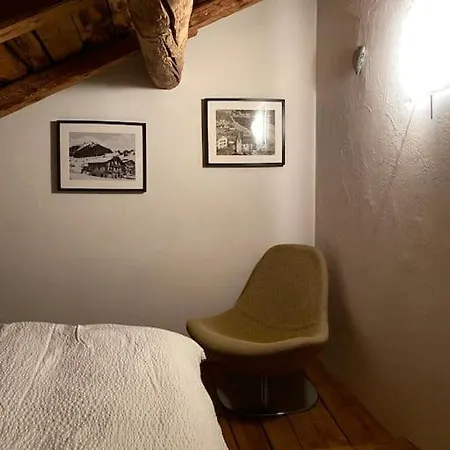 Maison Alphonse De Melie, Avec Cachet. Ferienhaus